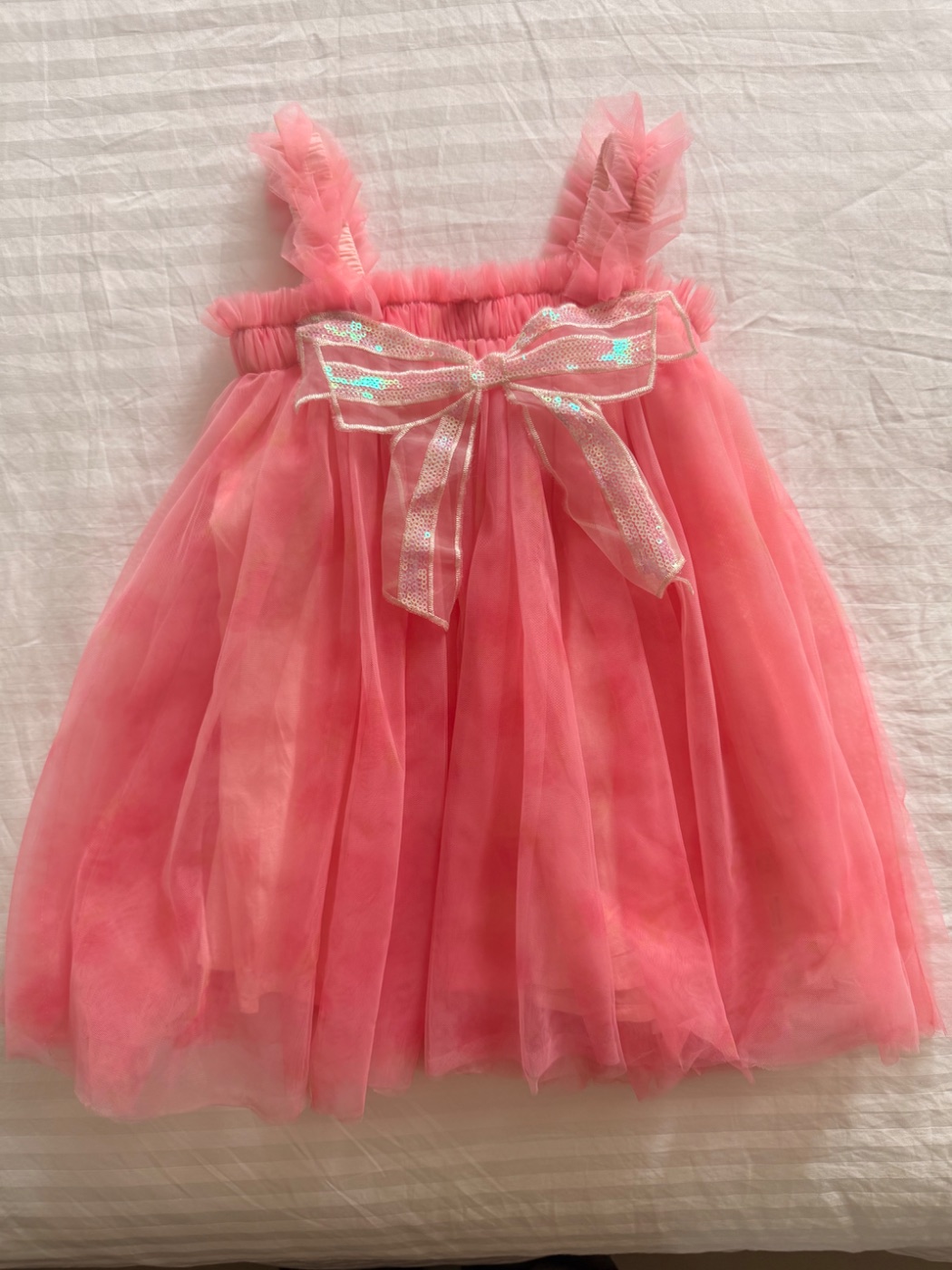 Vestido de Tul Rosa con Moño de Lentejuelas en venta